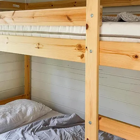 2 Bedroom Stunning In Feriehus Lavik (Sogn og Fjordane)